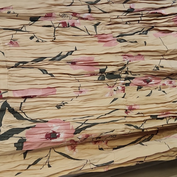 Full floral Skirt - Picture 2 of 4